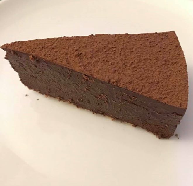 picture of a chocolate torte